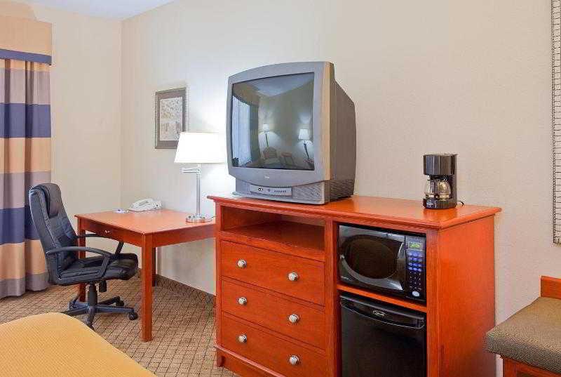 Express & Pensacola West I-10 By Ihg 2* Ferry Pass